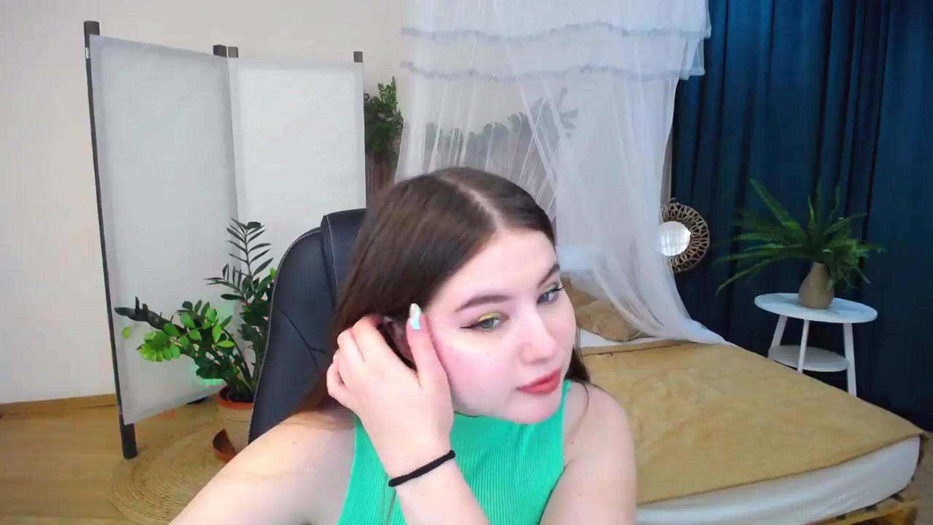 Gallery image thumbnail from AdmireMyEyes's myfreecams stream on, 09/09/2024, 19:47 image 7 of 20