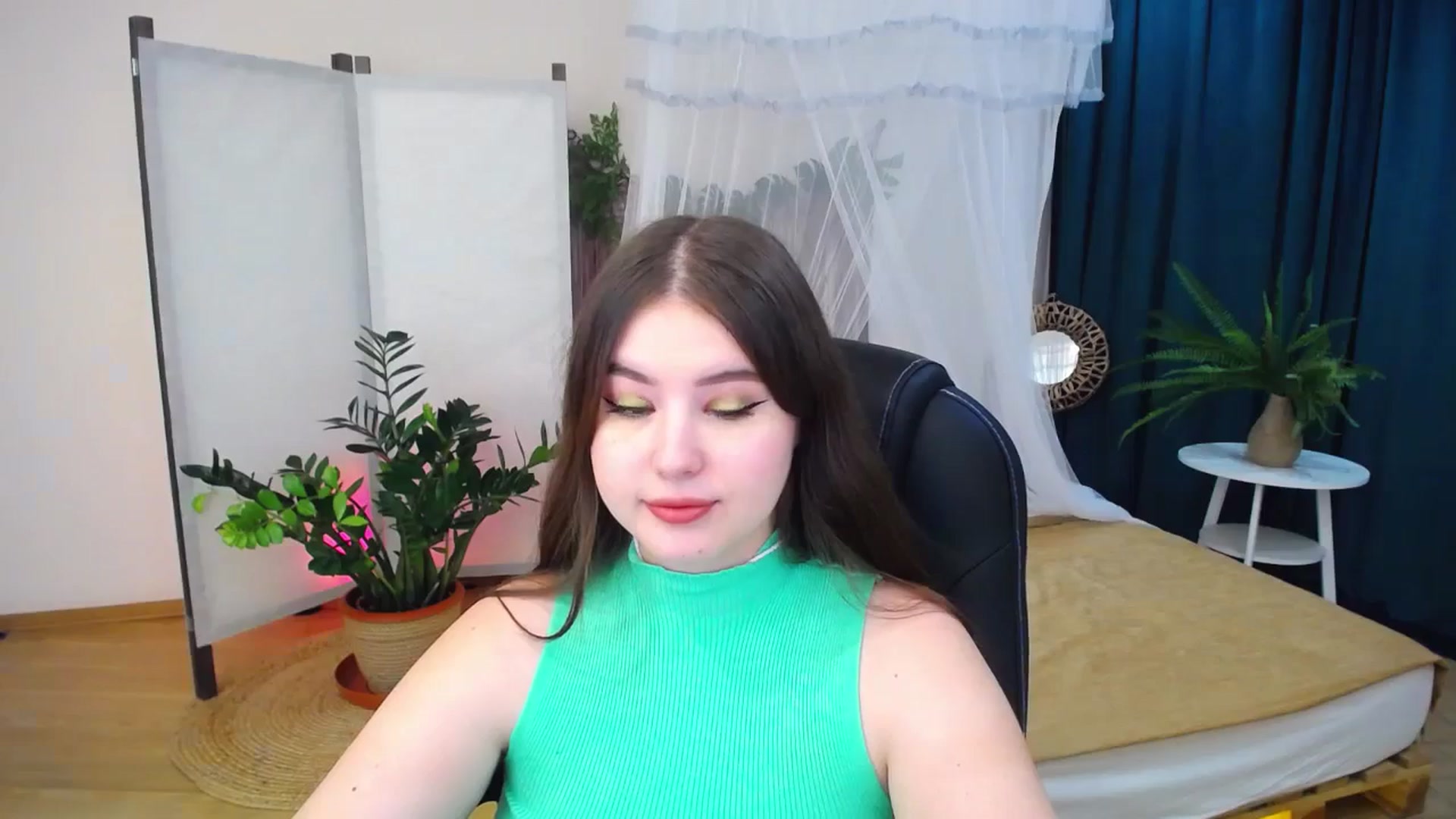 Gallery image thumbnail from AdmireMyEyes's myfreecams stream on, 09/09/2024, 19:47 image 18 of 20
