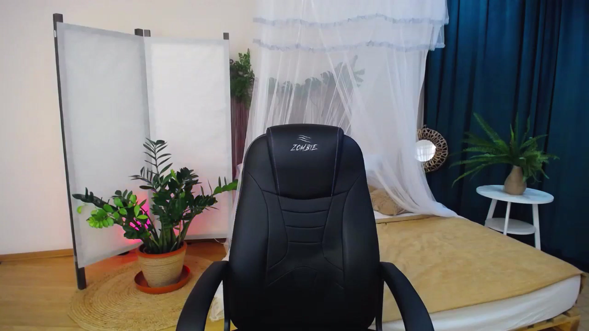 Gallery image thumbnail from AdmireMyEyes's myfreecams stream on, 09/09/2024, 19:47 image 6 of 20