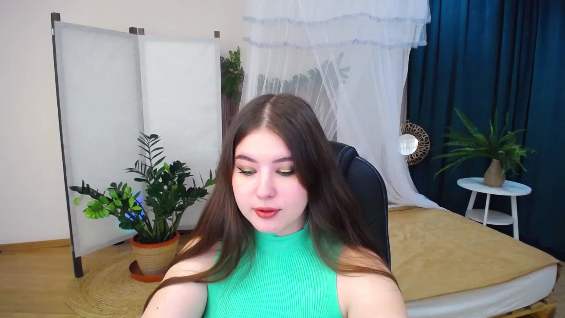 Gallery image thumbnail from AdmireMyEyes's myfreecams stream on, 09/09/2024, 19:47 image 10 of 20