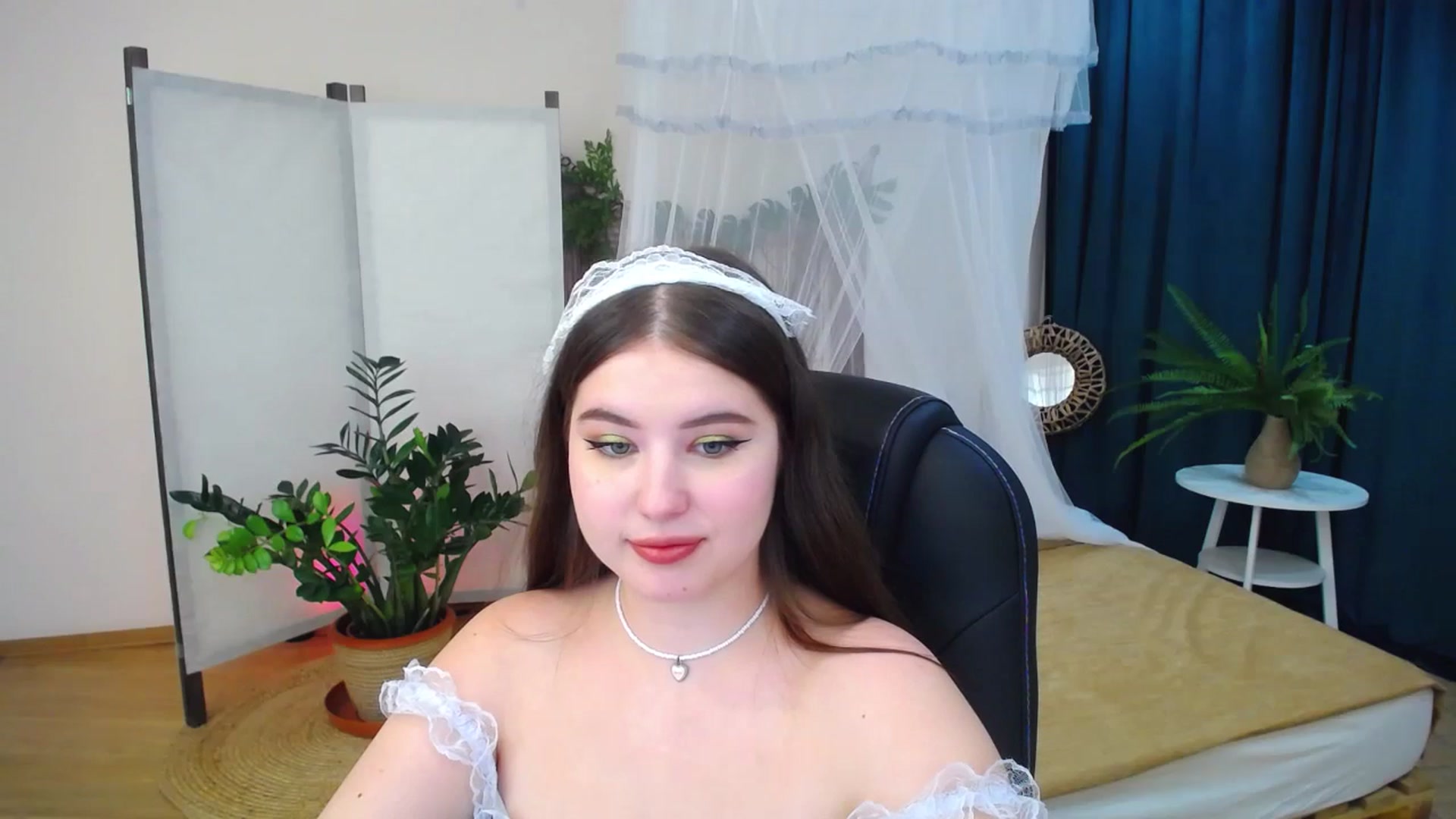 Gallery image thumbnail from AdmireMyEyes's myfreecams stream on, 09/09/2024, 23:47 image 14 of 20