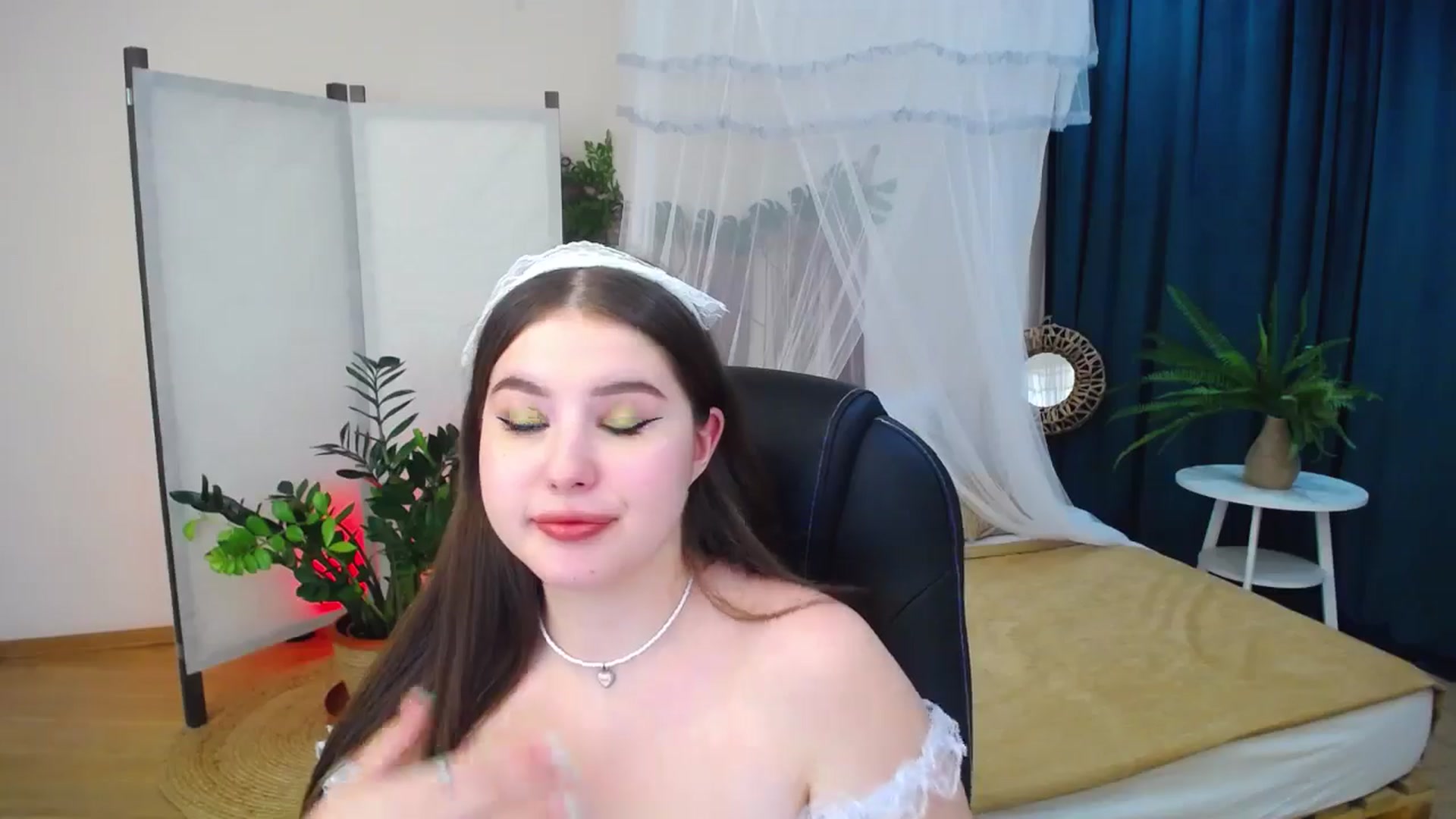 Gallery image thumbnail from AdmireMyEyes's myfreecams stream on, 09/09/2024, 23:47 image 15 of 20