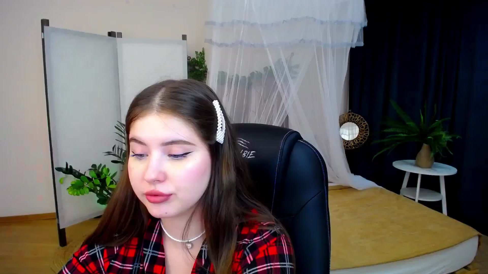 Gallery image thumbnail from AdmireMyEyes's myfreecams stream on, 09/10/2024, 23:48 image 20 of 20