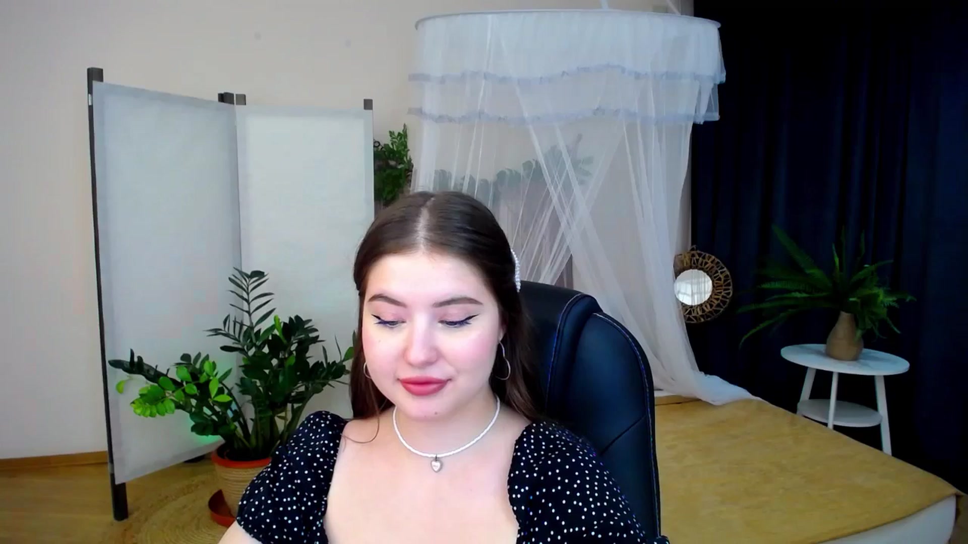 Gallery image thumbnail from AdmireMyEyes's myfreecams stream on, 09/10/2024, 23:48 image 4 of 20