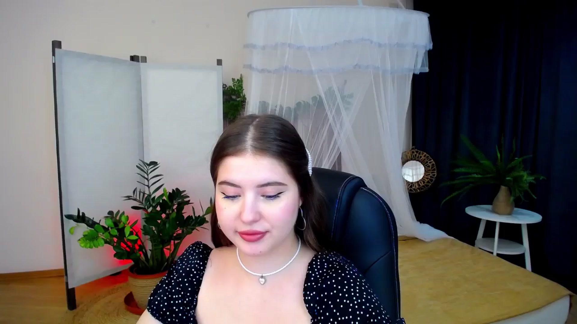 Gallery image thumbnail from AdmireMyEyes's myfreecams stream on, 09/10/2024, 23:48 image 5 of 20