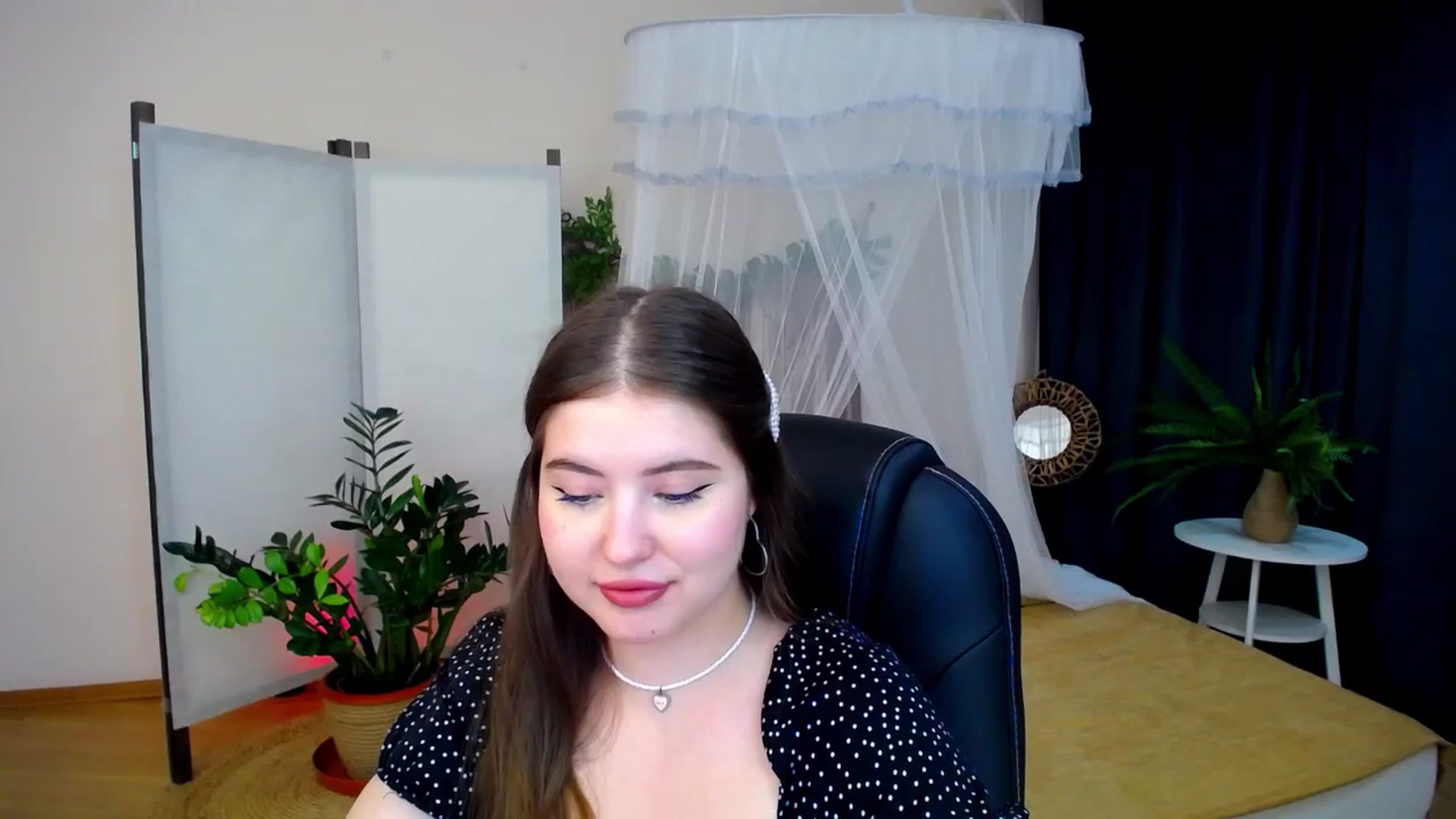 Gallery image thumbnail from AdmireMyEyes's myfreecams stream on, 09/10/2024, 23:48 image 6 of 20