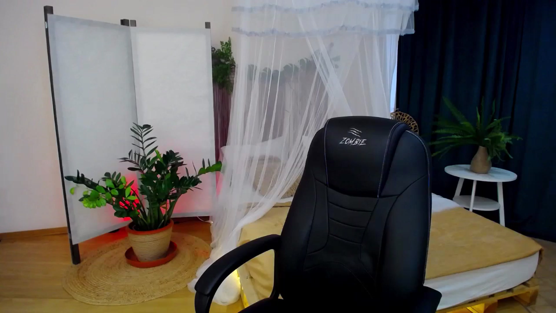 Gallery image thumbnail from AdmireMyEyes's myfreecams stream on, 09/13/2024, 08:41 image 18 of 20