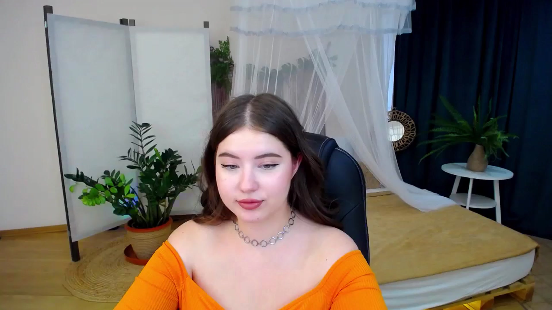 Gallery image thumbnail from AdmireMyEyes's myfreecams stream on, 09/13/2024, 08:41 image 19 of 20