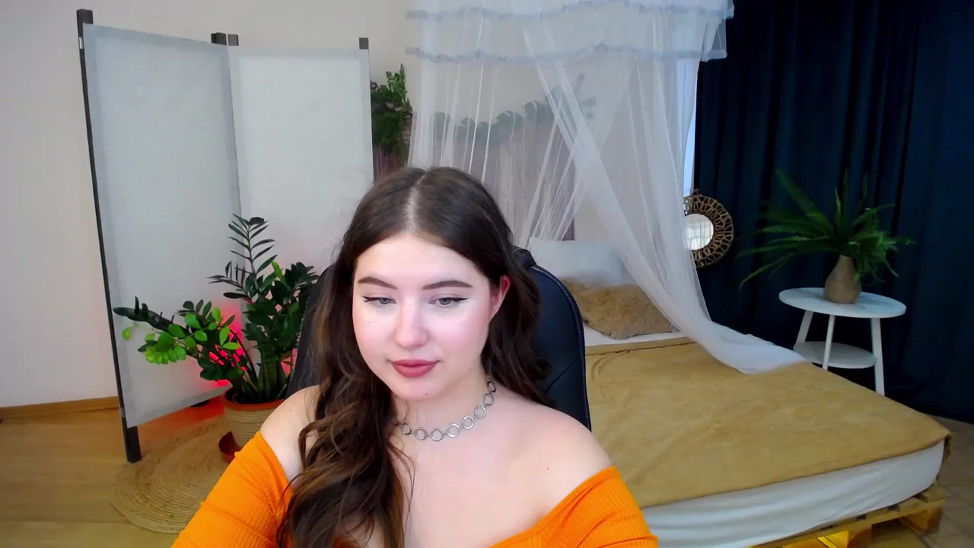 Gallery image thumbnail from AdmireMyEyes's myfreecams stream on, 09/13/2024, 08:41 image 9 of 20