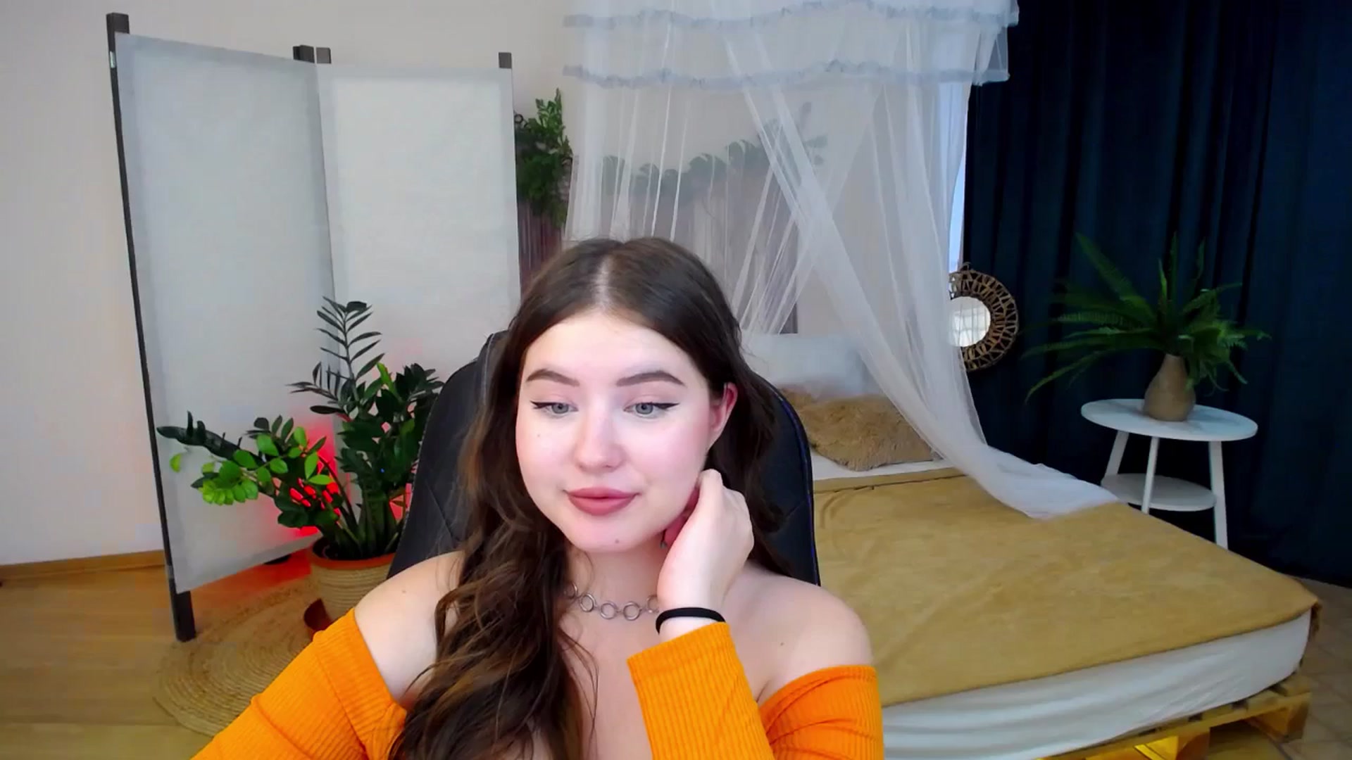 Gallery image thumbnail from AdmireMyEyes's myfreecams stream on, 09/13/2024, 08:41 image 11 of 20