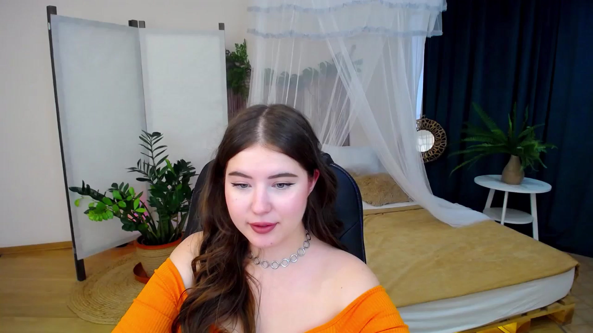 Gallery image thumbnail from AdmireMyEyes's myfreecams stream on, 09/13/2024, 08:41 image 13 of 20