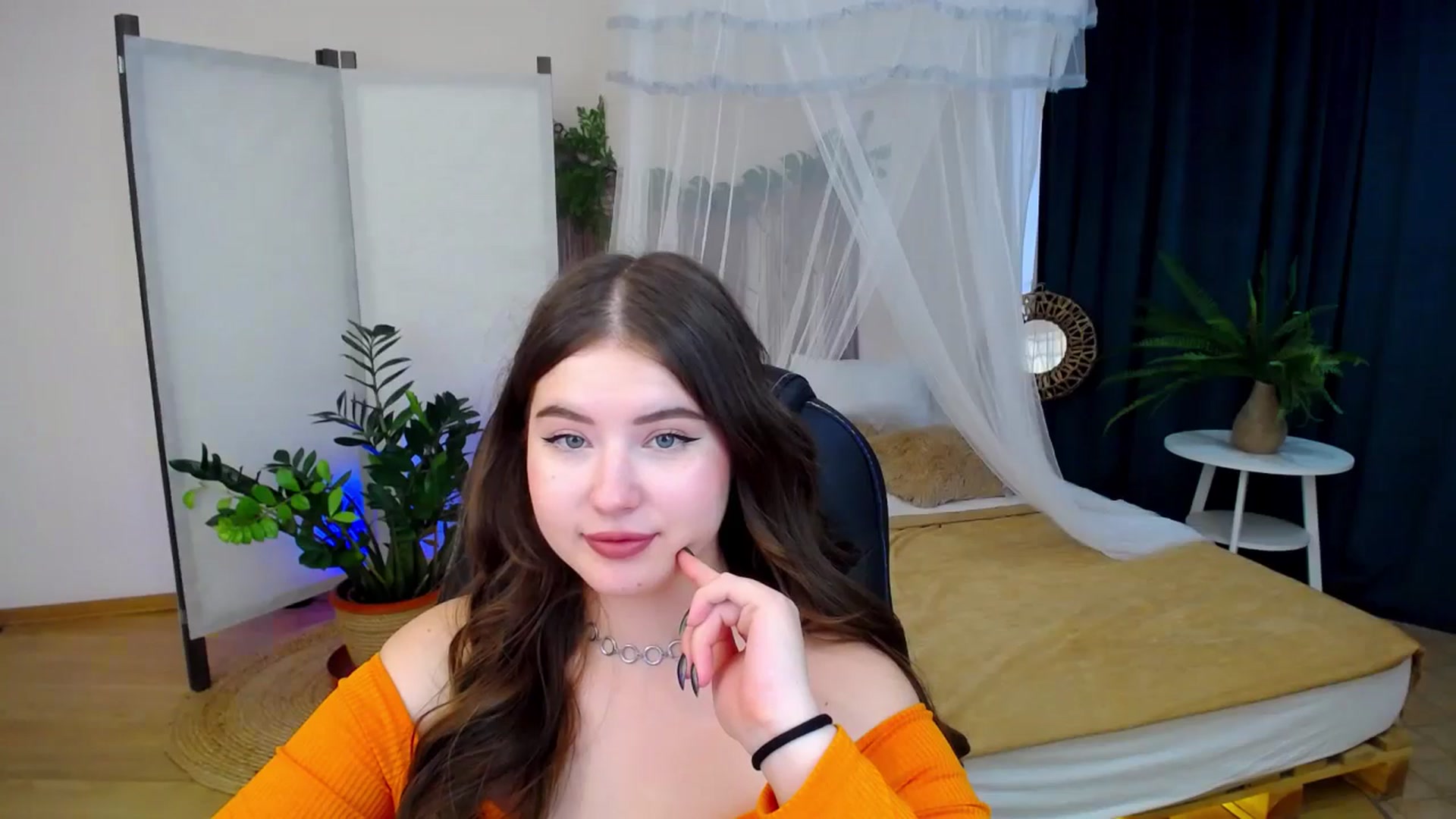 Gallery image thumbnail from AdmireMyEyes's myfreecams stream on, 09/13/2024, 08:41 image 14 of 20