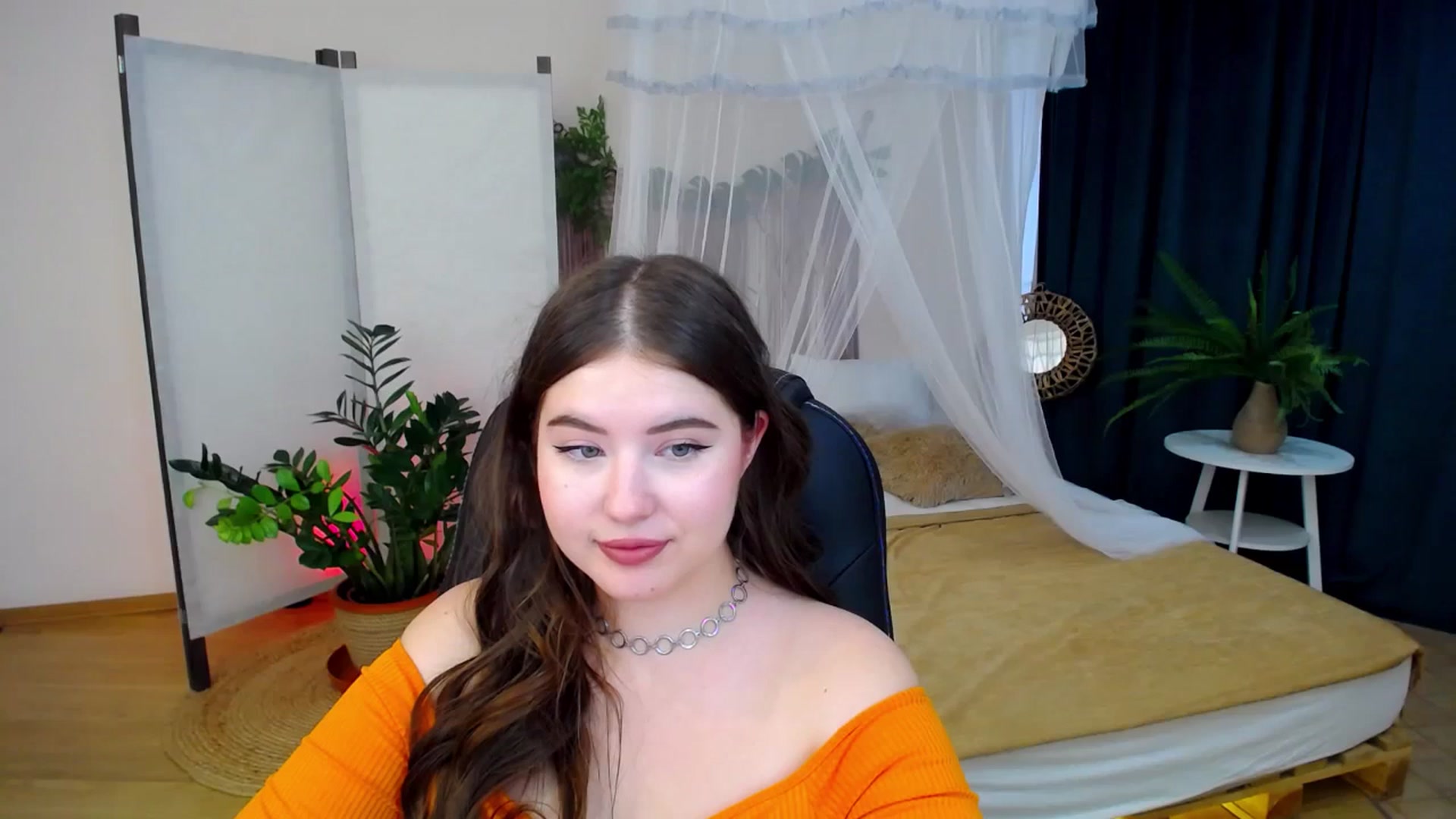Gallery image thumbnail from AdmireMyEyes's myfreecams stream on, 09/13/2024, 08:41 image 7 of 20
