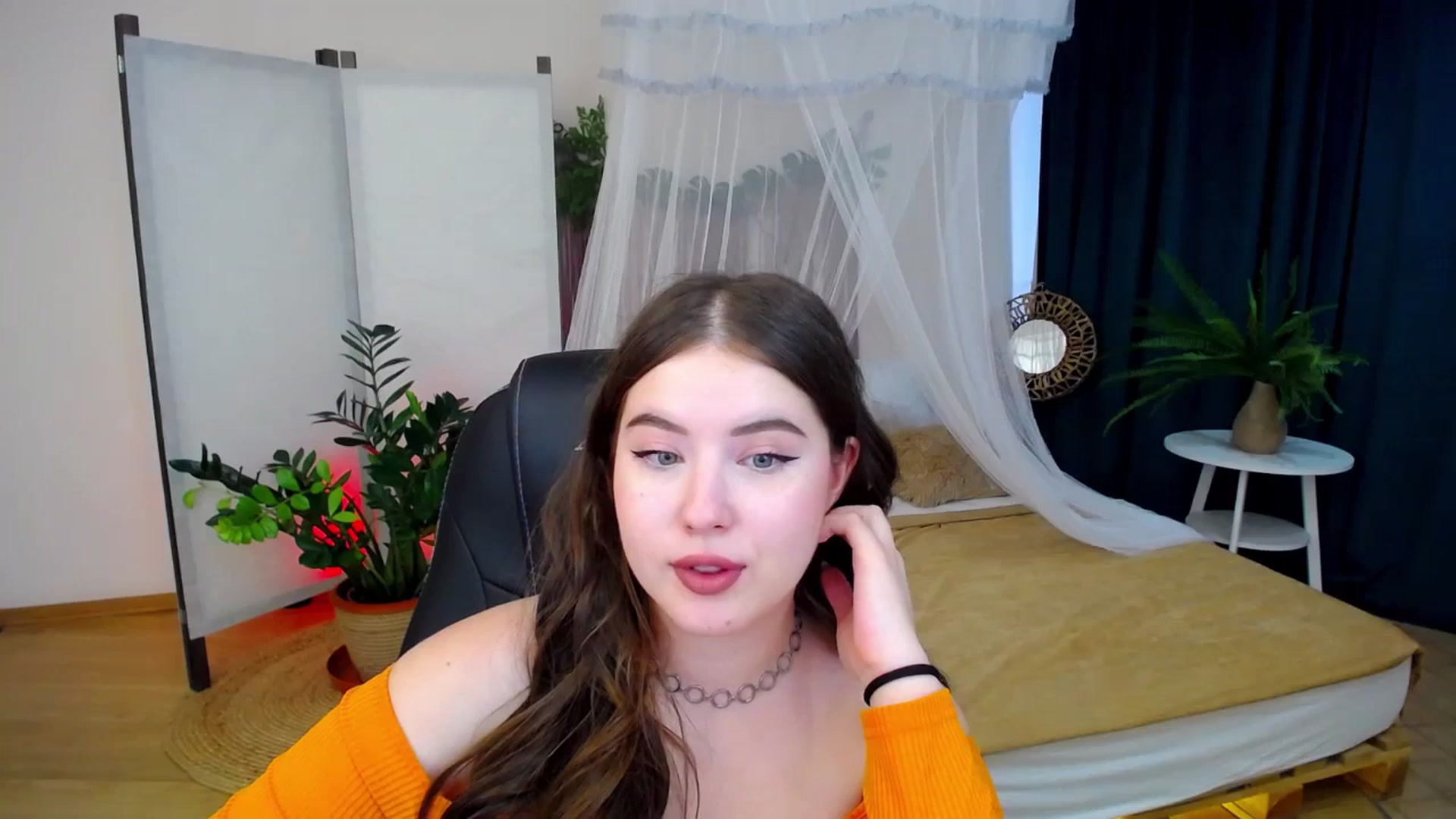 Gallery image thumbnail from AdmireMyEyes's myfreecams stream on, 09/13/2024, 08:41 image 6 of 20