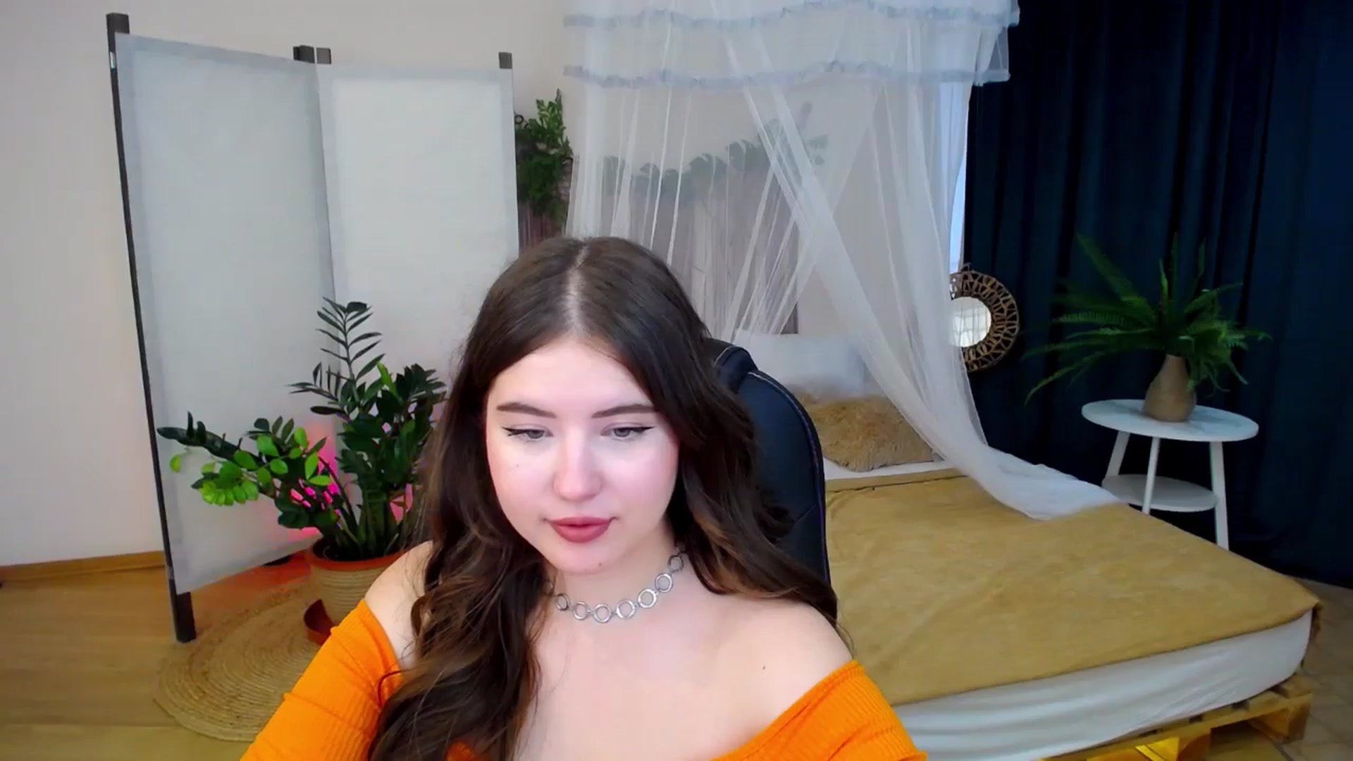 Gallery image thumbnail from AdmireMyEyes's myfreecams stream on, 09/13/2024, 08:41 image 16 of 20