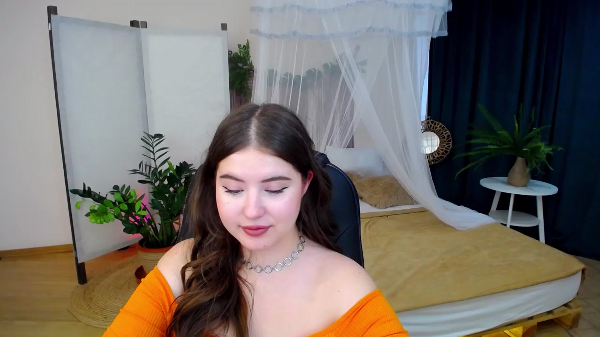 Gallery image thumbnail from AdmireMyEyes's myfreecams stream on, 09/13/2024, 08:41 image 10 of 20