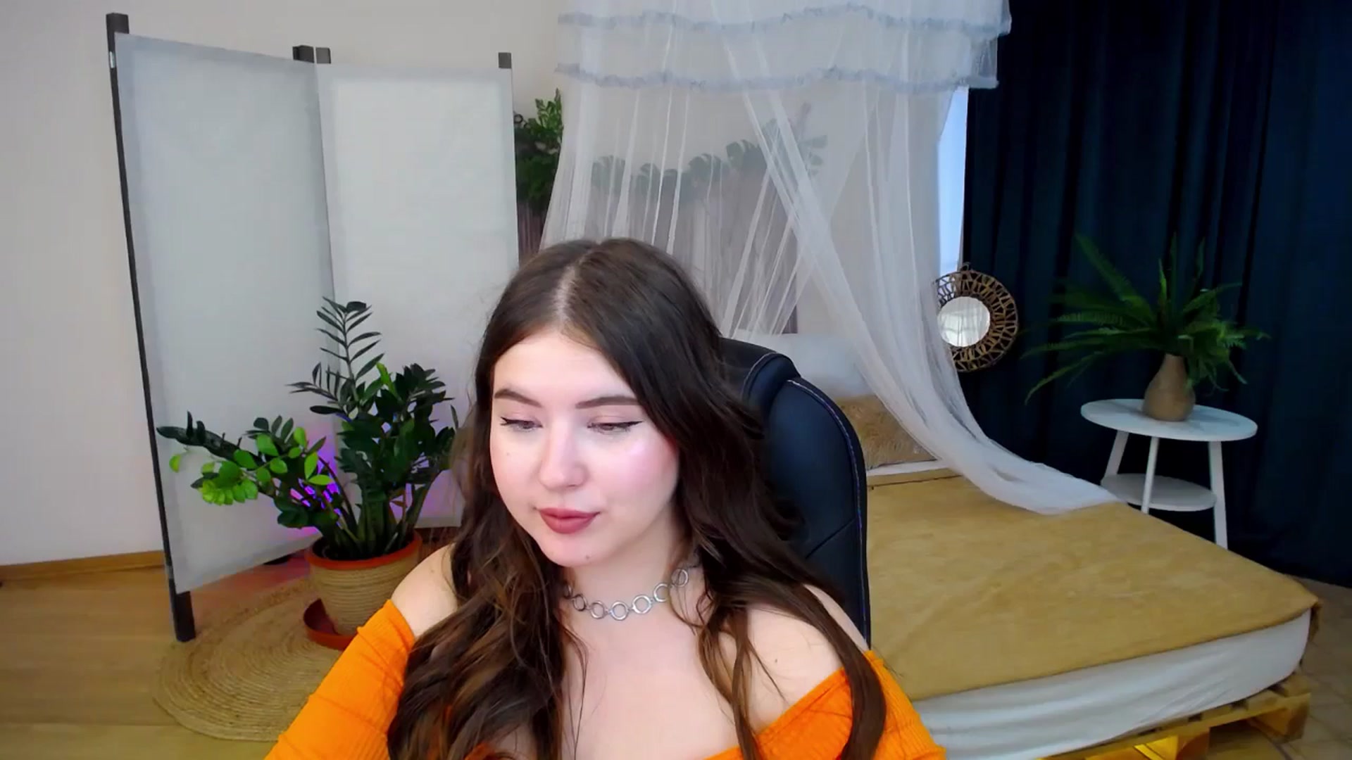 Gallery image thumbnail from AdmireMyEyes's myfreecams stream on, 09/13/2024, 08:41 image 4 of 20