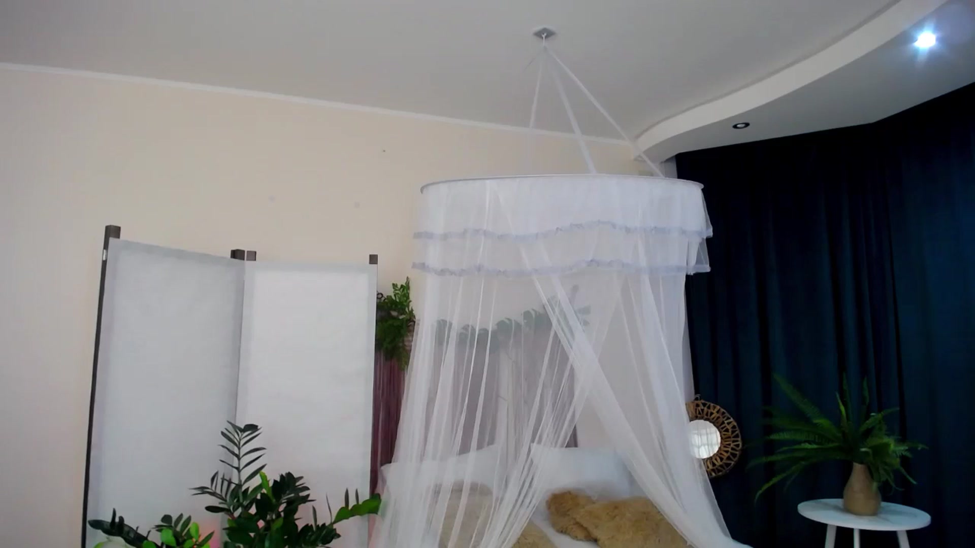Gallery image thumbnail from AdmireMyEyes's myfreecams stream on, 09/13/2024, 09:46 image 12 of 20