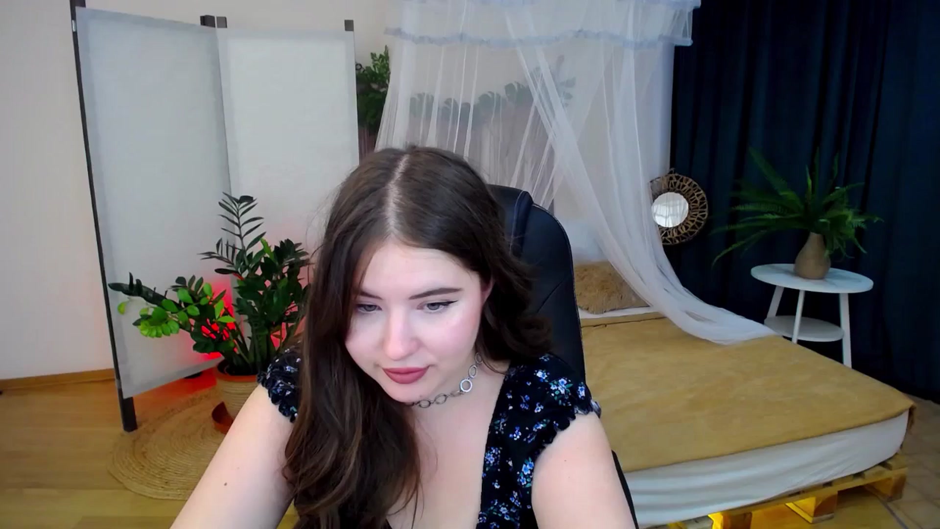Gallery image thumbnail from AdmireMyEyes's myfreecams stream on, 09/13/2024, 09:46 image 20 of 20