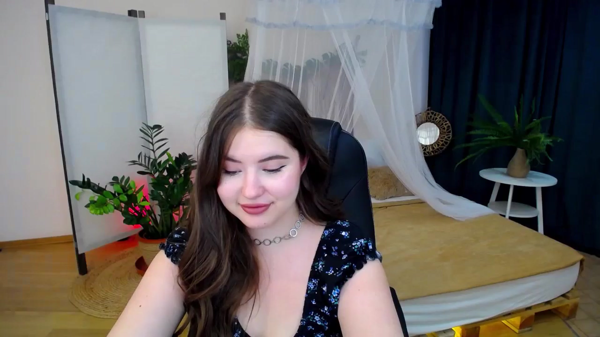 Gallery image thumbnail from AdmireMyEyes's myfreecams stream on, 09/13/2024, 09:46 image 19 of 20