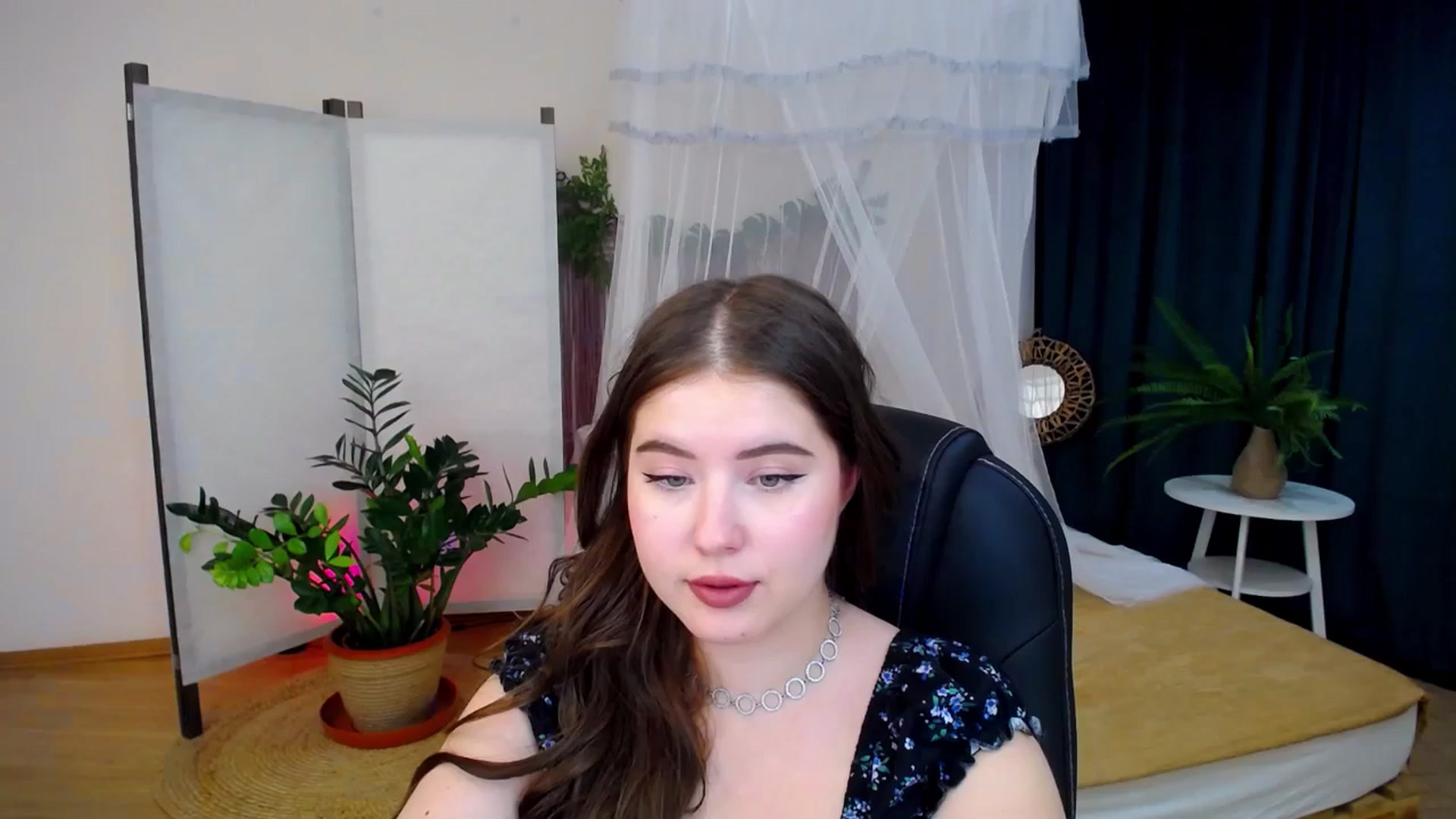 Gallery image thumbnail from AdmireMyEyes's myfreecams stream on, 09/13/2024, 09:46 image 7 of 20