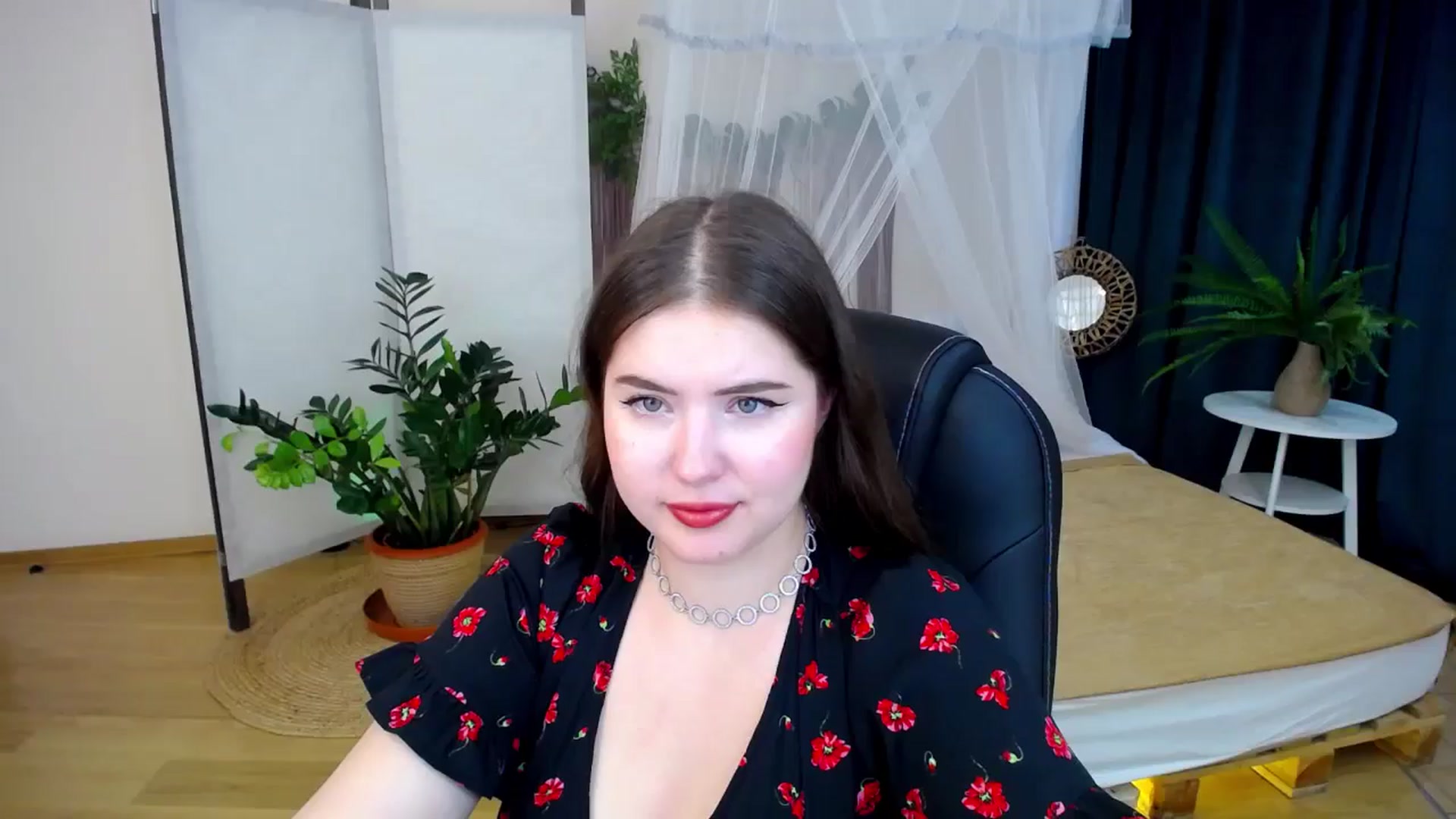 Gallery image thumbnail from AdmireMyEyes's myfreecams stream on, 09/14/2024, 09:49 image 1 of 20