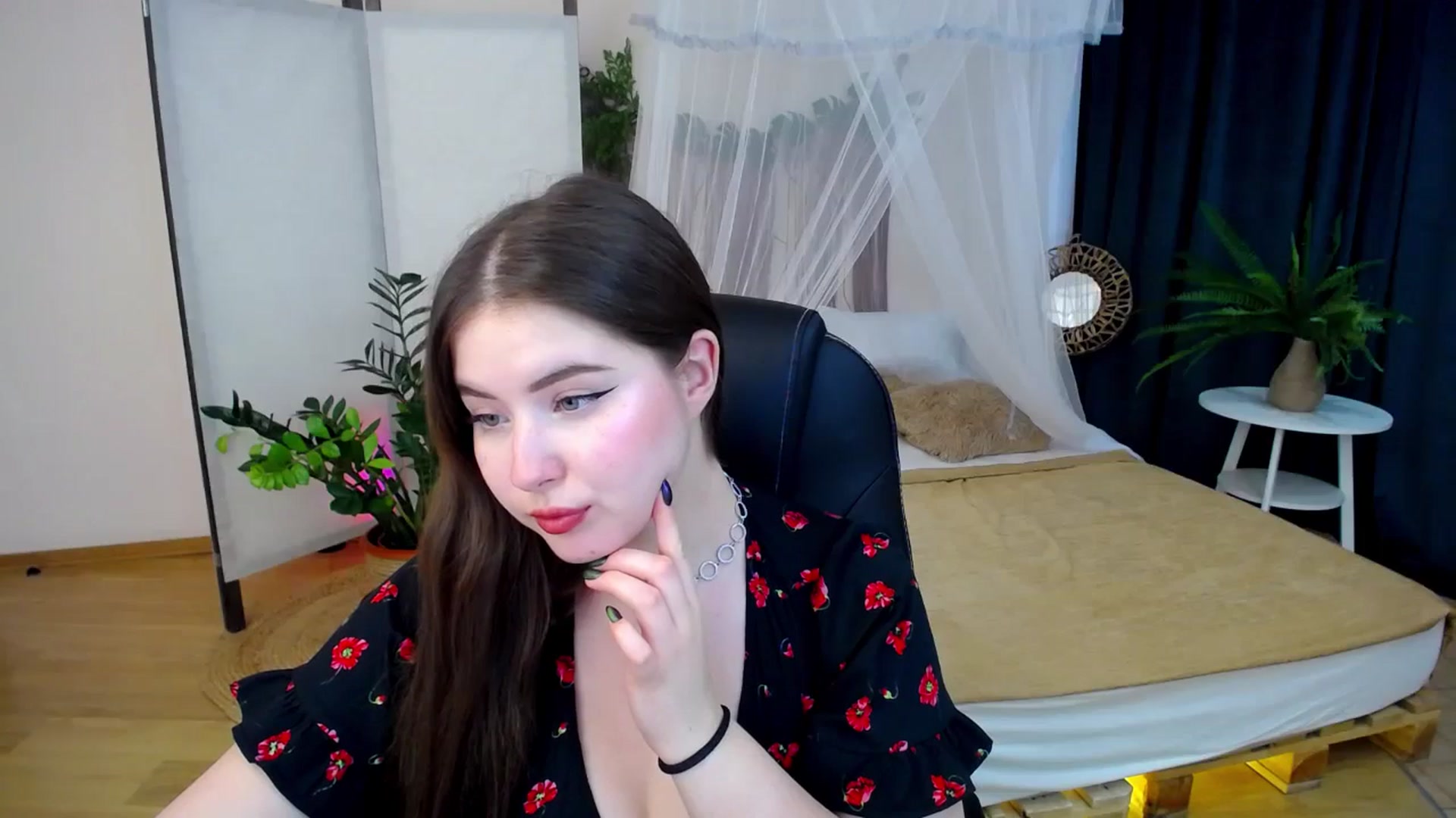 Gallery image thumbnail from AdmireMyEyes's myfreecams stream on, 09/14/2024, 09:49 image 9 of 20