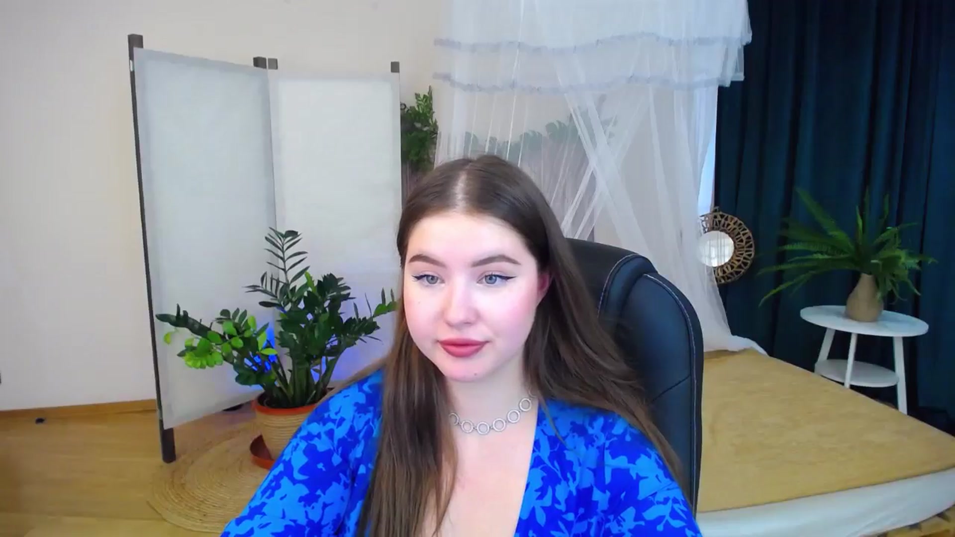 Gallery image thumbnail from AdmireMyEyes's myfreecams stream on, 09/15/2024, 07:47 image 3 of 20