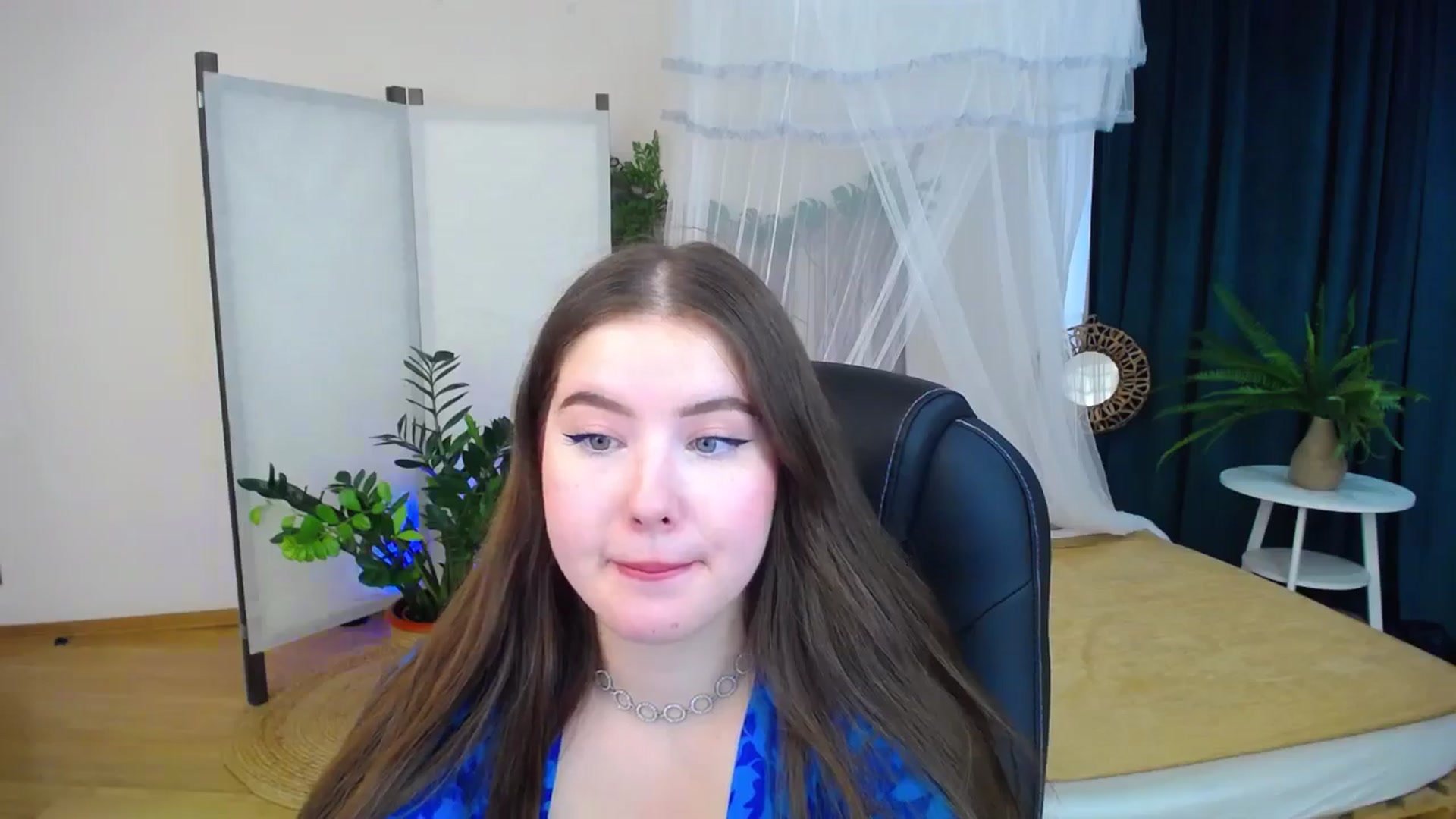 Gallery image thumbnail from AdmireMyEyes's myfreecams stream on, 09/15/2024, 07:47 image 11 of 20