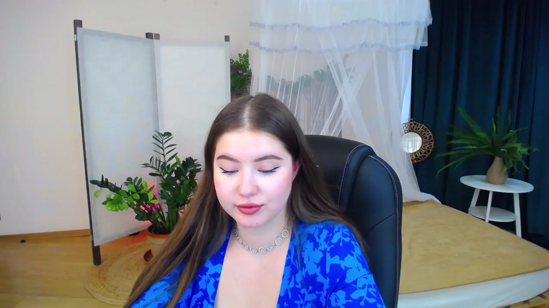 Gallery image thumbnail from AdmireMyEyes's myfreecams stream on, 09/15/2024, 07:47 image 6 of 20
