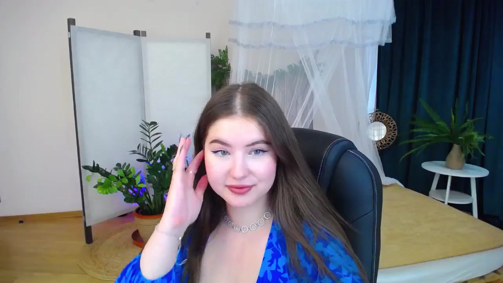 Gallery image thumbnail from AdmireMyEyes's myfreecams stream on, 09/15/2024, 07:47 image 13 of 20