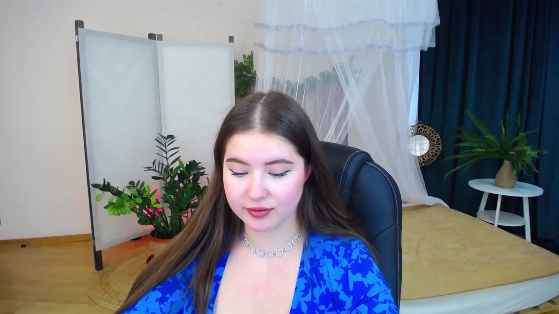 Gallery image thumbnail from AdmireMyEyes's myfreecams stream on, 09/15/2024, 07:47 image 8 of 20