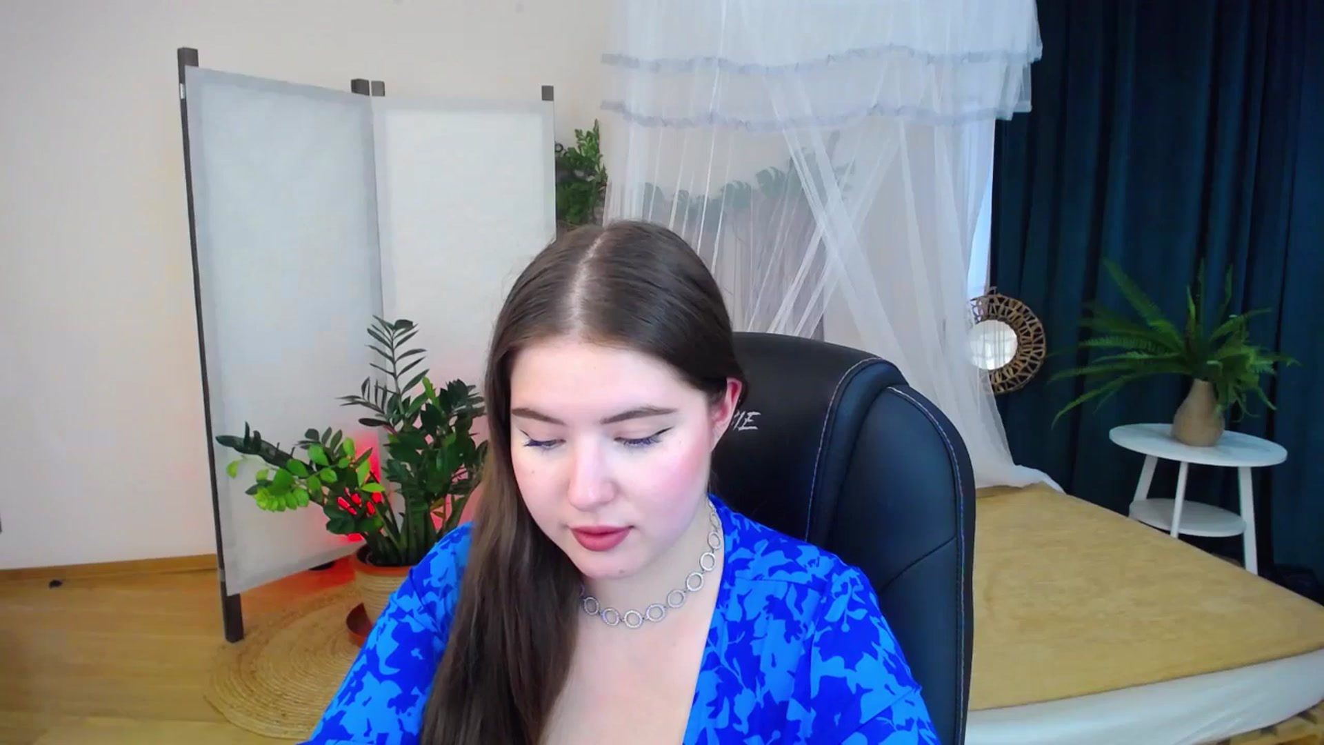 Gallery image thumbnail from AdmireMyEyes's myfreecams stream on, 09/15/2024, 07:47 image 19 of 20