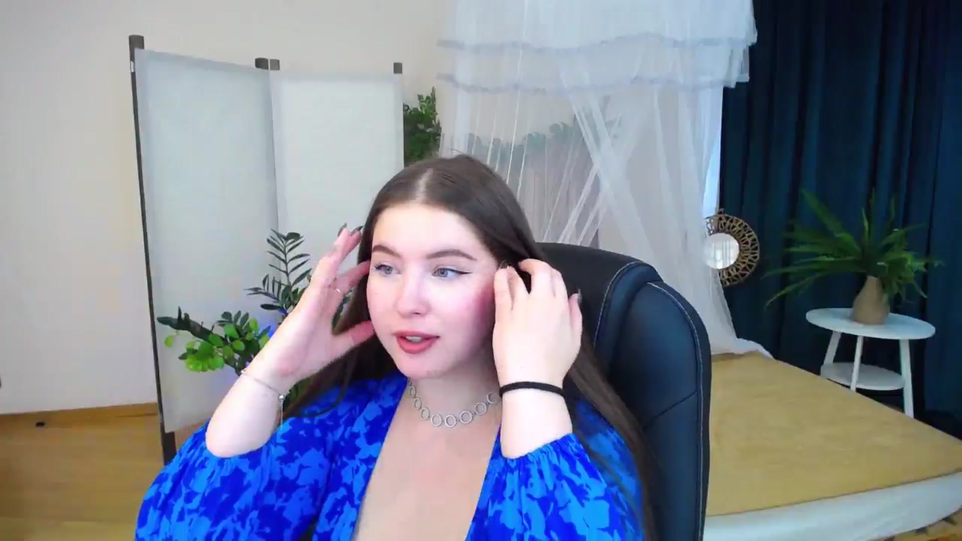 Gallery image thumbnail from AdmireMyEyes's myfreecams stream on, 09/15/2024, 07:47 image 18 of 20