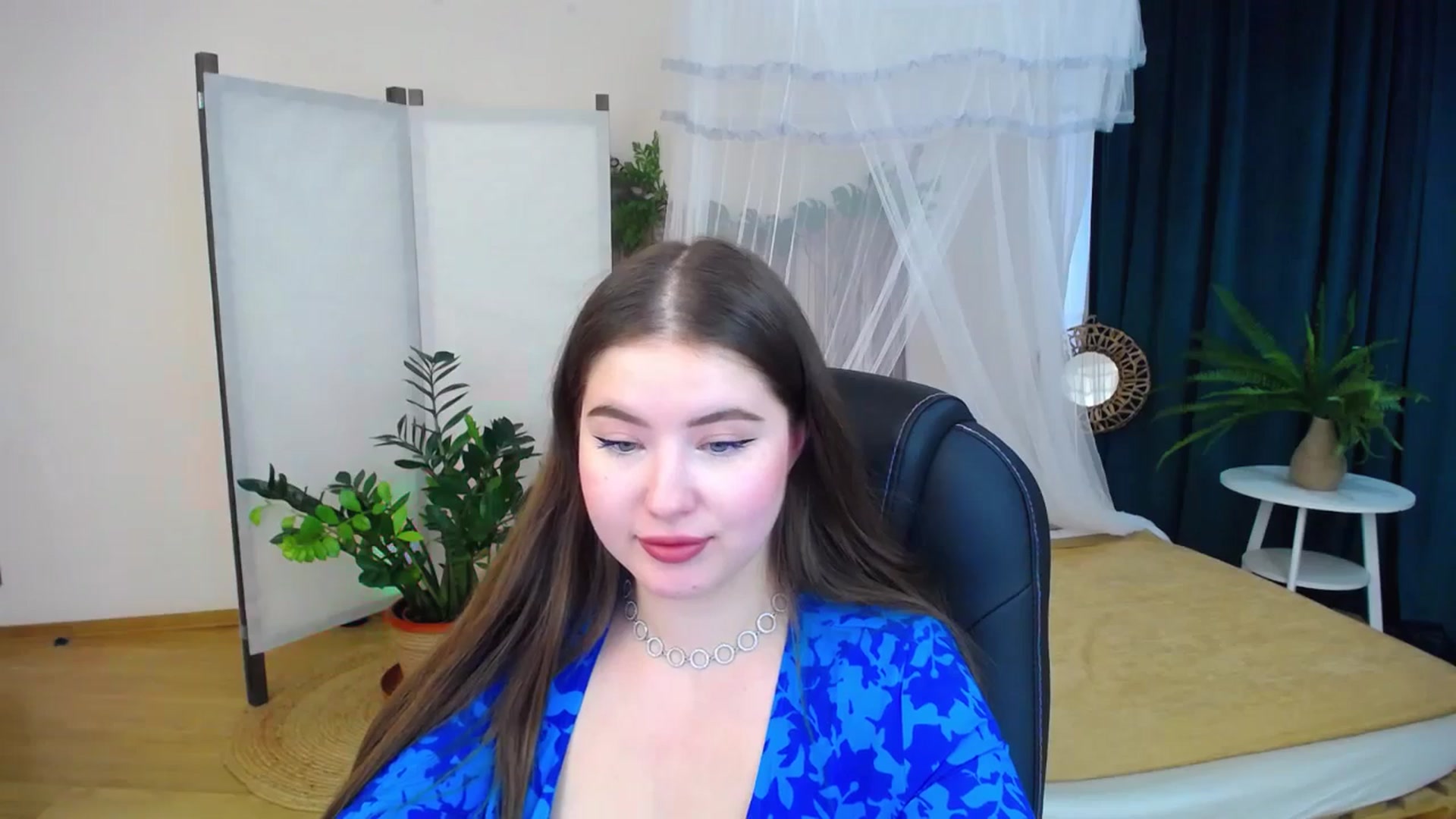 Gallery image thumbnail from AdmireMyEyes's myfreecams stream on, 09/15/2024, 07:47 image 7 of 20