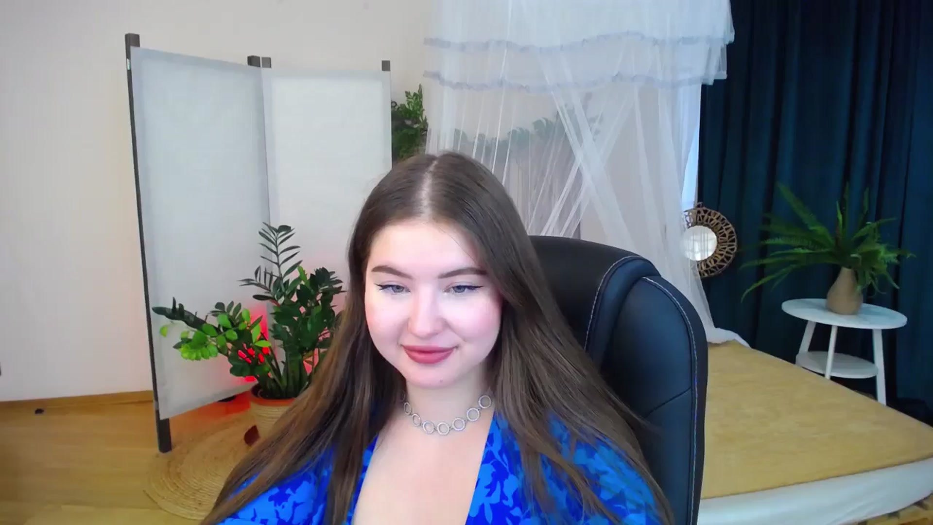Gallery image thumbnail from AdmireMyEyes's myfreecams stream on, 09/15/2024, 07:47 image 12 of 20