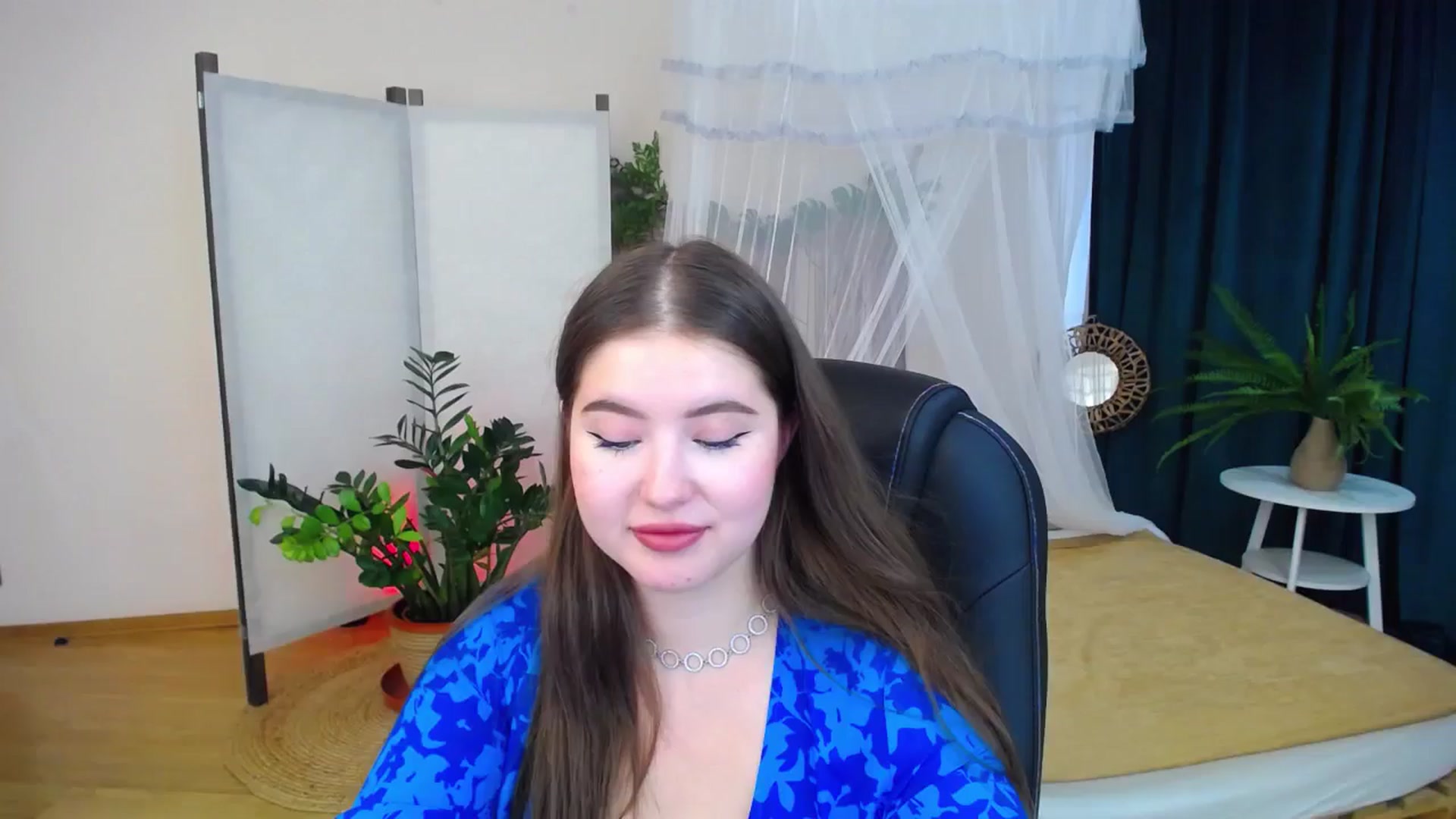 Gallery image thumbnail from AdmireMyEyes's myfreecams stream on, 09/15/2024, 07:47 image 1 of 20
