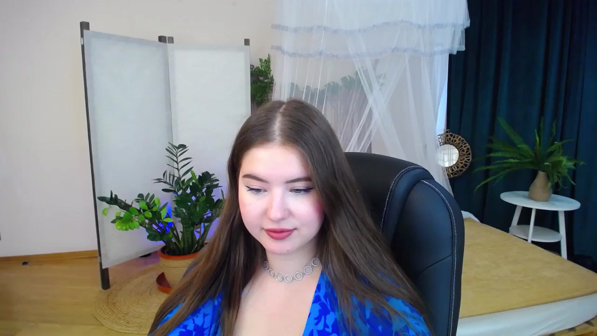 Gallery image thumbnail from AdmireMyEyes's myfreecams stream on, 09/15/2024, 07:47 image 15 of 20