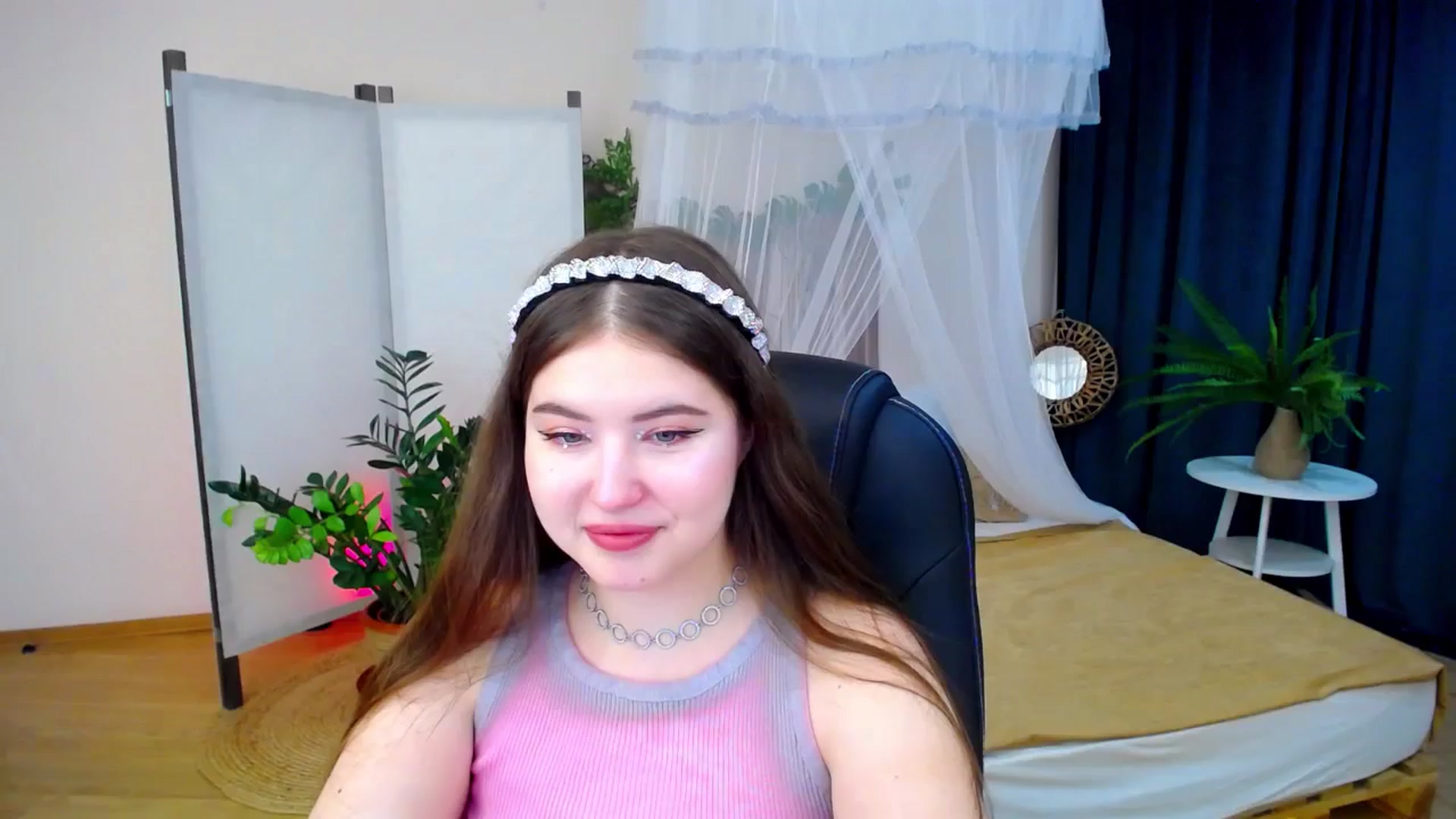 Gallery image thumbnail from AdmireMyEyes's myfreecams stream on, 09/16/2024, 18:59 image 6 of 20