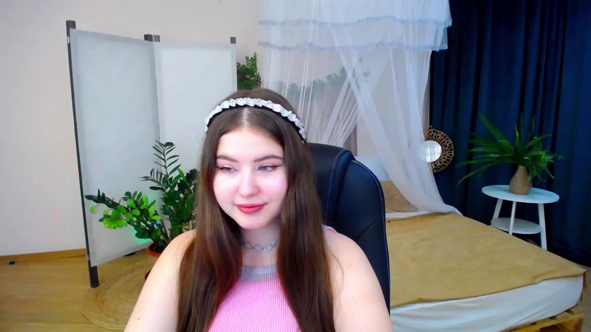 Gallery image thumbnail from AdmireMyEyes's myfreecams stream on, 09/16/2024, 18:59 image 19 of 20