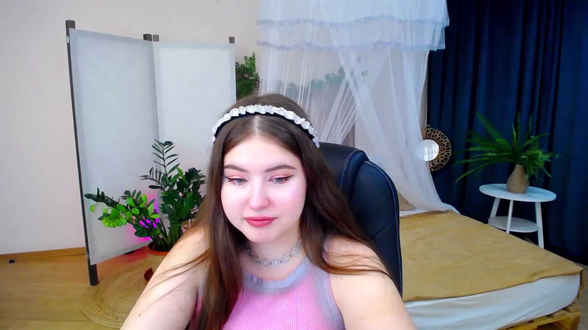 Gallery image thumbnail from AdmireMyEyes's myfreecams stream on, 09/16/2024, 18:59 image 8 of 20