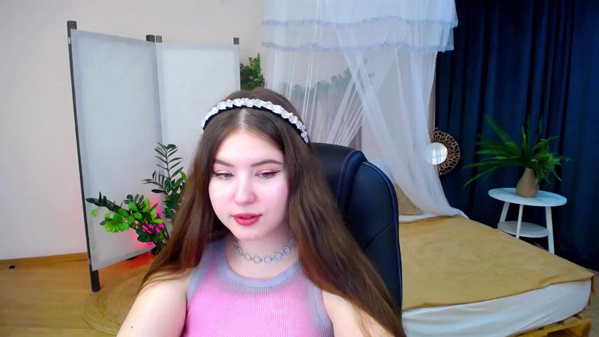 Gallery image thumbnail from AdmireMyEyes's myfreecams stream on, 09/16/2024, 18:59 image 16 of 20