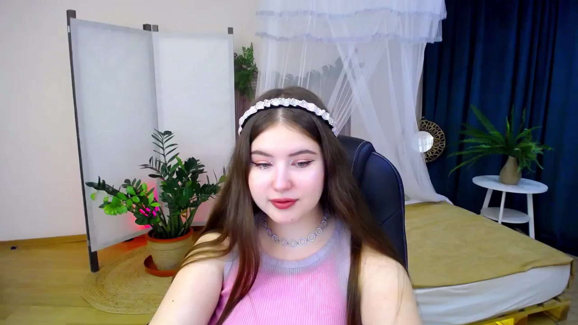 Gallery image thumbnail from AdmireMyEyes's myfreecams stream on, 09/16/2024, 19:34 image 12 of 20