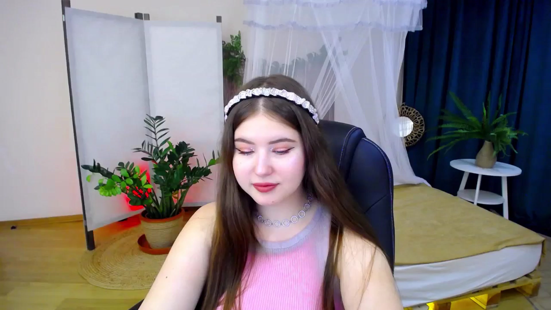 Gallery image thumbnail from AdmireMyEyes's myfreecams stream on, 09/16/2024, 19:34 image 8 of 20