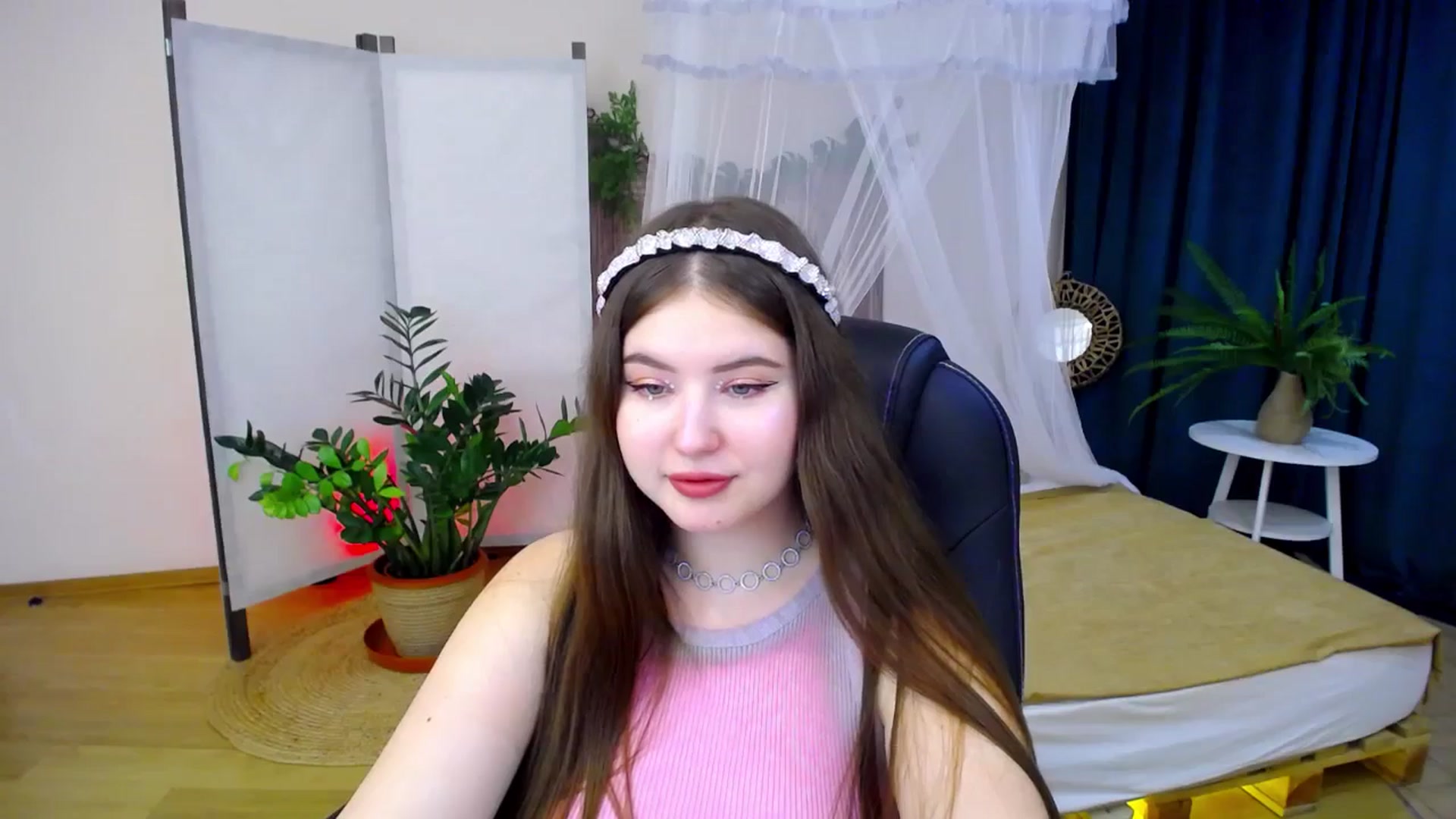 Gallery image thumbnail from AdmireMyEyes's myfreecams stream on, 09/16/2024, 19:34 image 4 of 20