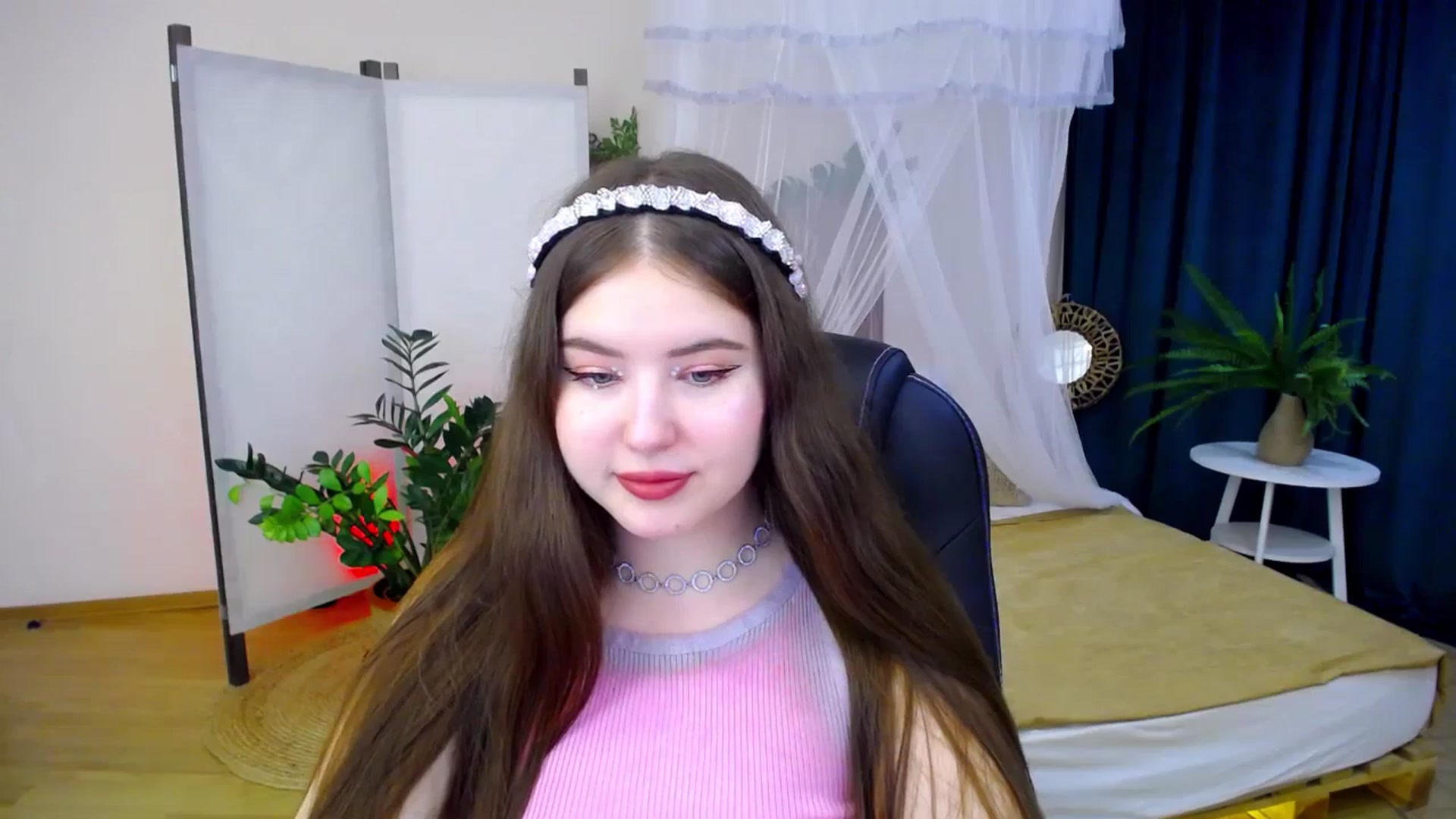 Gallery image thumbnail from AdmireMyEyes's myfreecams stream on, 09/16/2024, 19:34 image 14 of 20