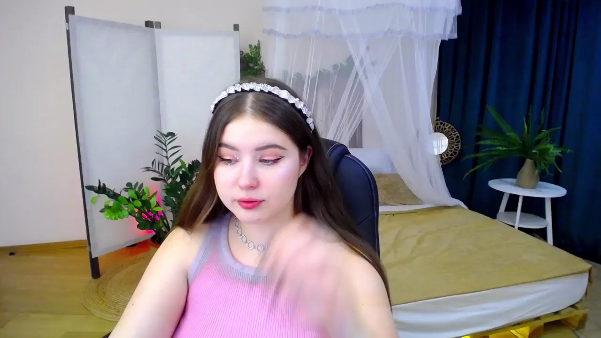 Gallery image thumbnail from AdmireMyEyes's myfreecams stream on, 09/17/2024, 04:30 image 1 of 20