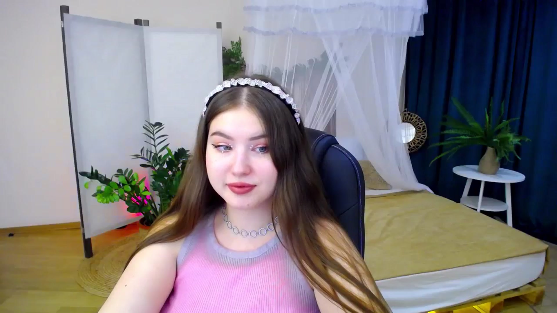 Gallery image thumbnail from AdmireMyEyes's myfreecams stream on, 09/17/2024, 04:30 image 5 of 20