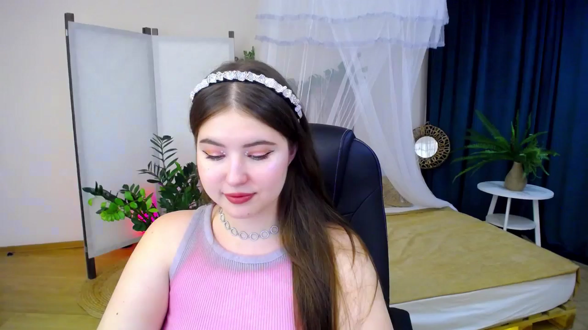 Gallery image thumbnail from AdmireMyEyes's myfreecams stream on, 09/17/2024, 04:30 image 19 of 20