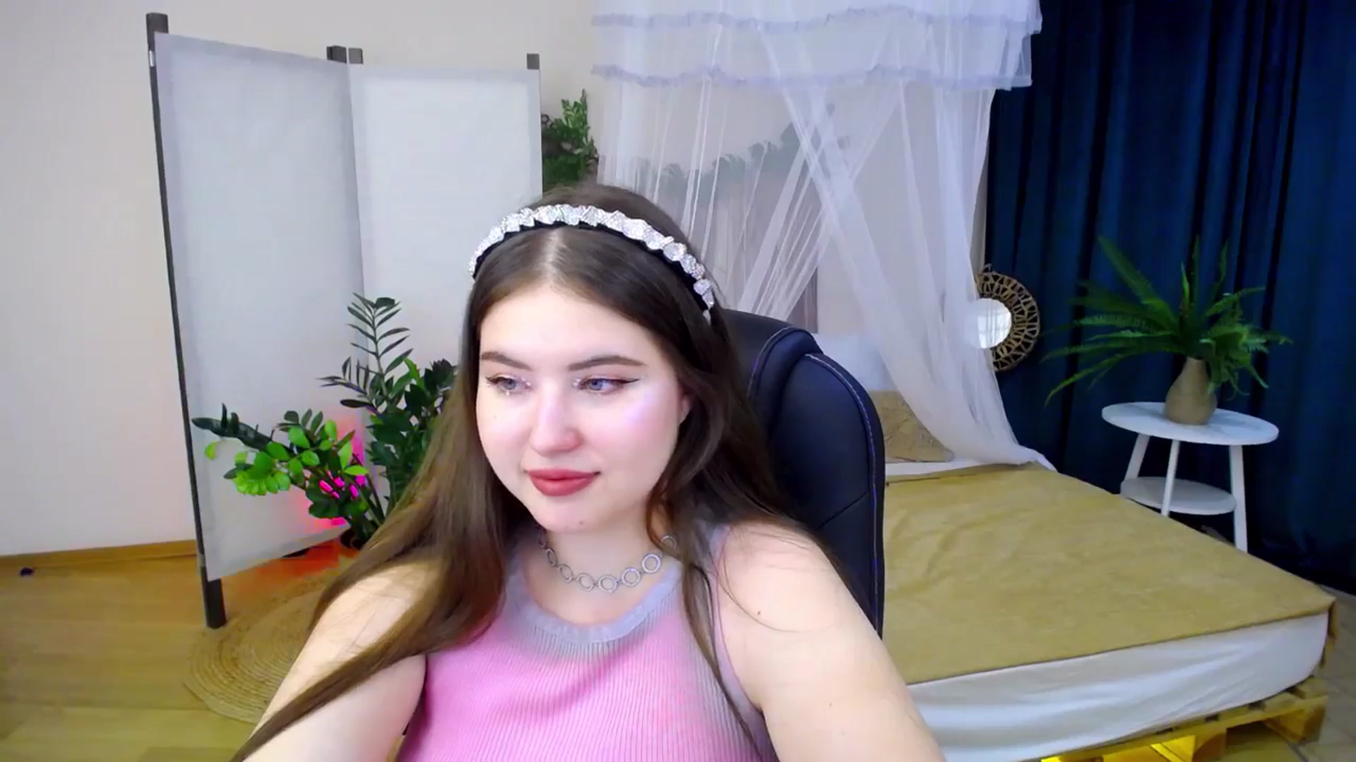 Gallery image thumbnail from AdmireMyEyes's myfreecams stream on, 09/17/2024, 04:30 image 6 of 20